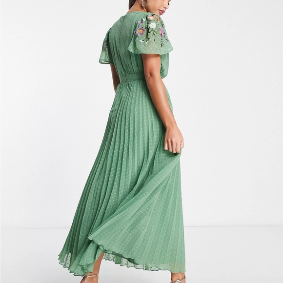 ASOS Design Pleated Dress - Picture 3 of 10